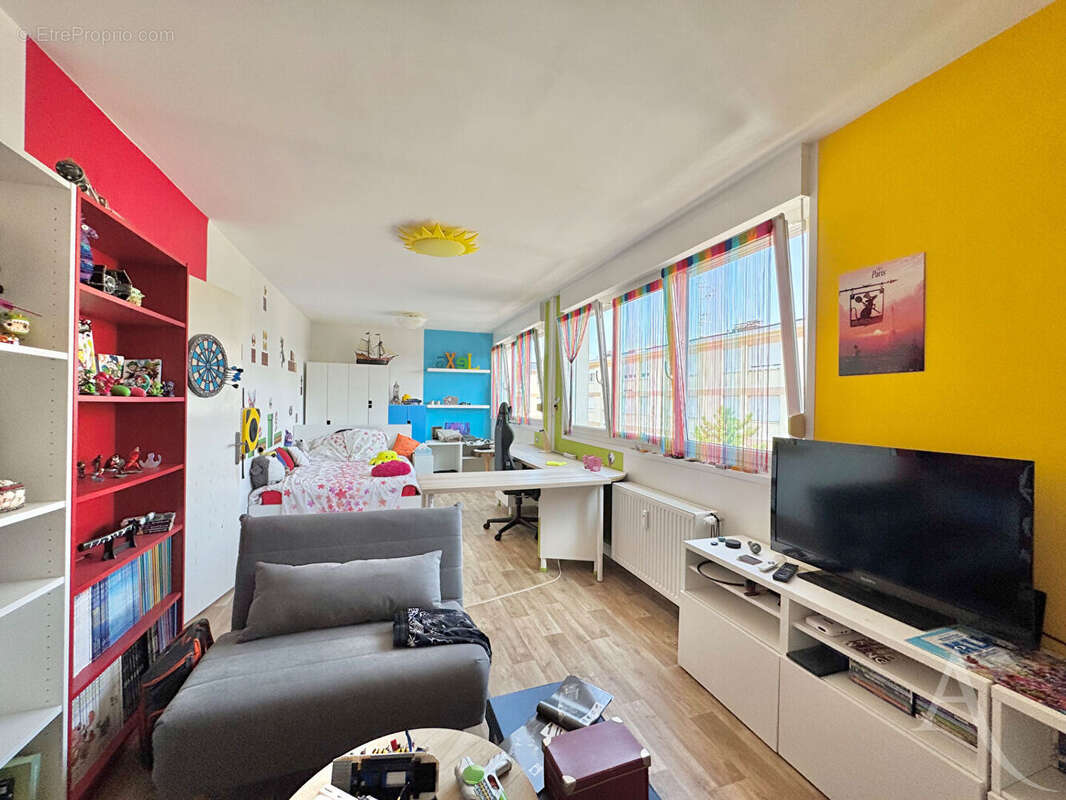 COUP DE COEUR sur ce spacieux T5 avec garage, ascenseur et grand balcon ! Proche centre ville - photo 13