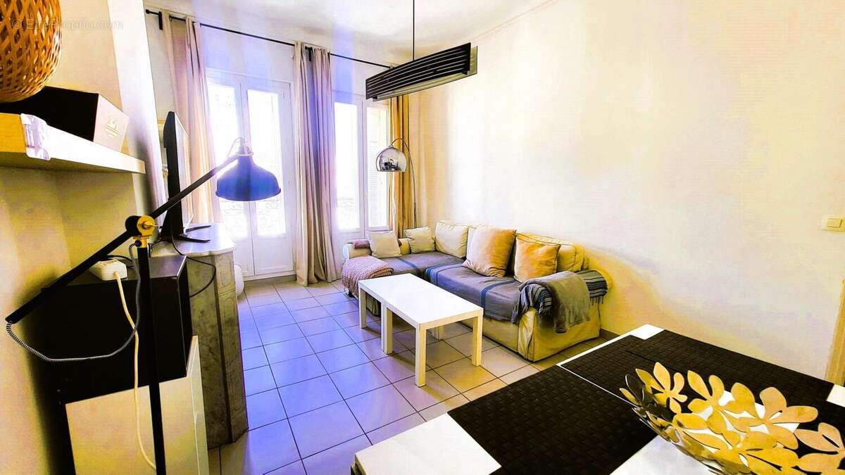 Photo 2 - Appartement à MARSEILLE-6E