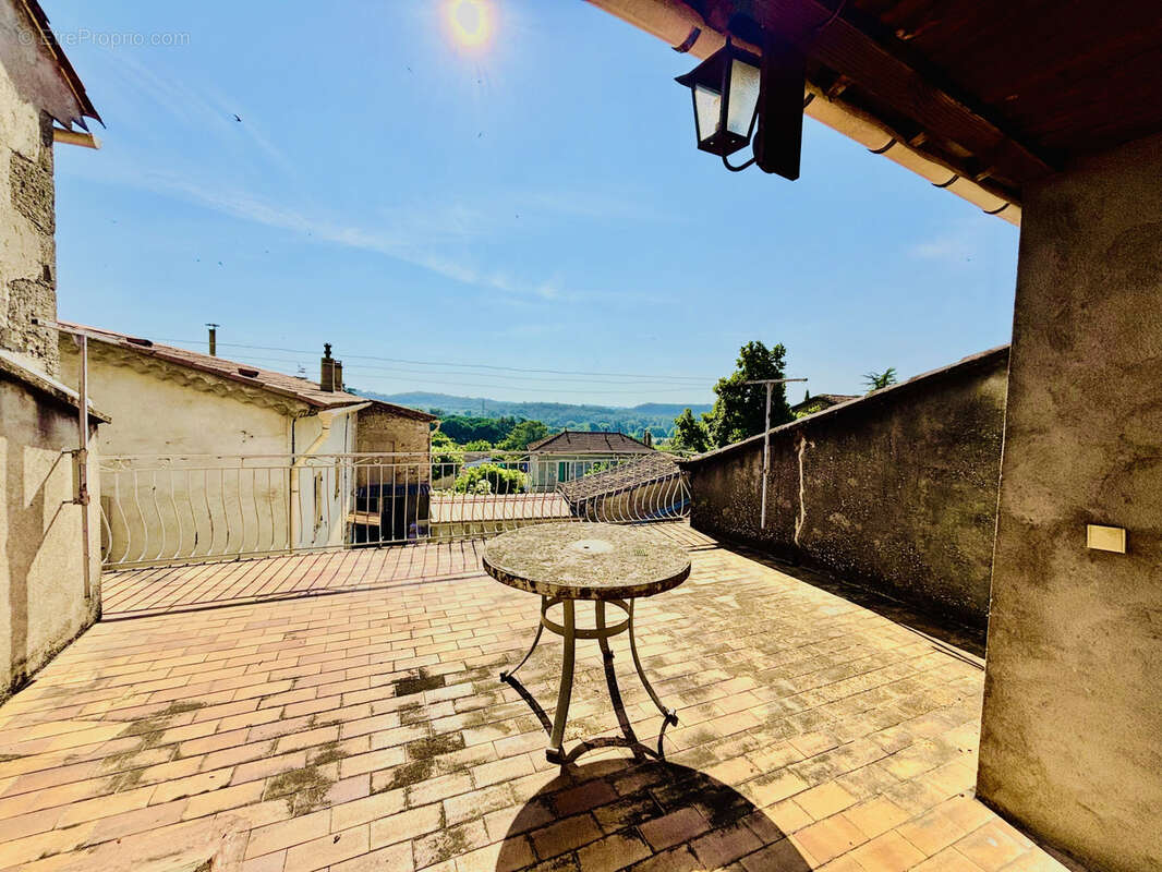 Maison à VEZENOBRES