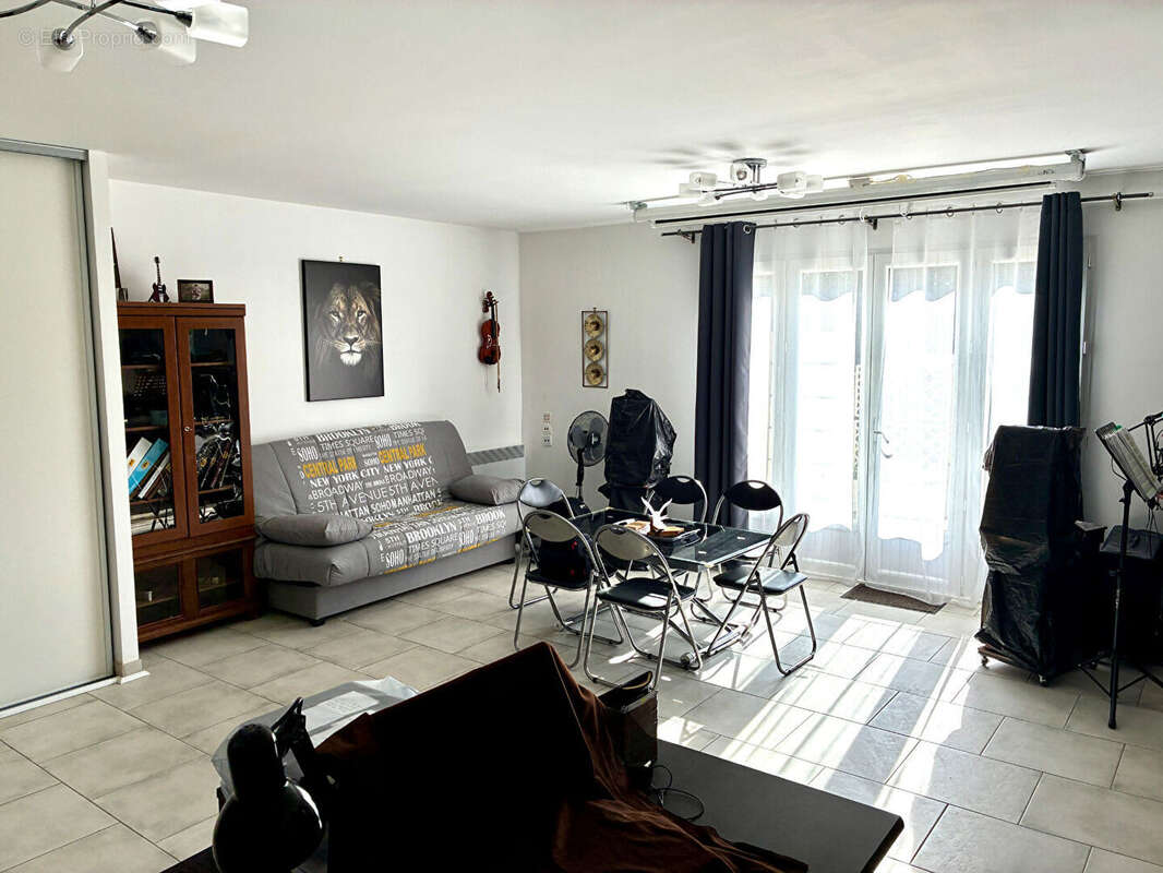 Maison à SAINT-ETIENNE-DE-FOUGERES