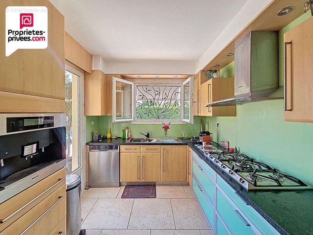 Maison à SAINT-CEZAIRE-SUR-SIAGNE