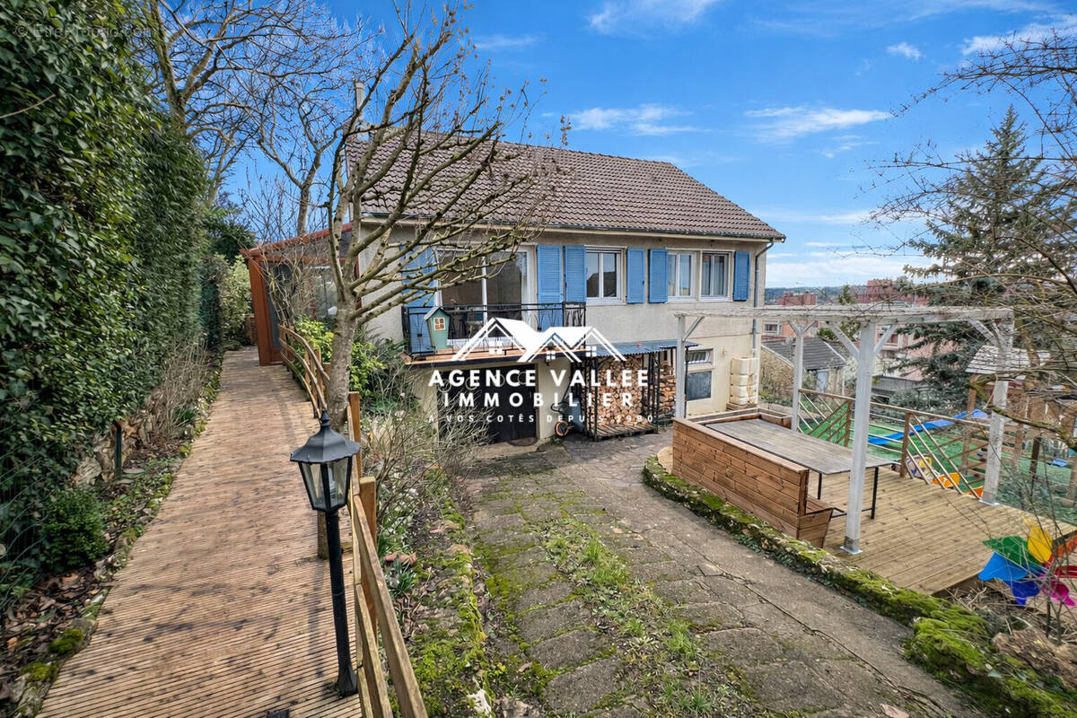 Maison à SAINT-PIERRE-DU-PERRAY