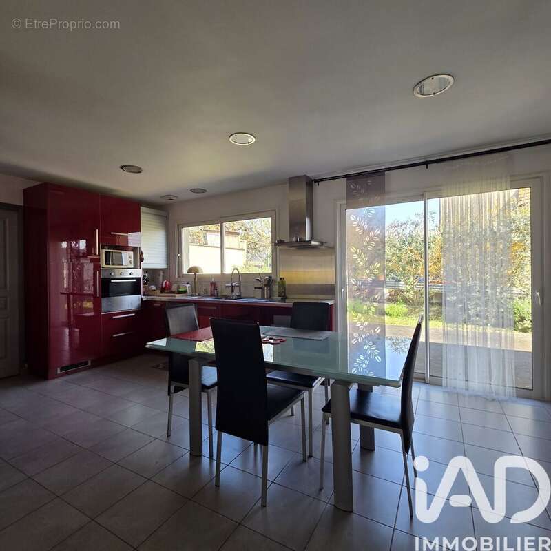Maison 138 m² à Joue-Les-Tours  - photo 4
