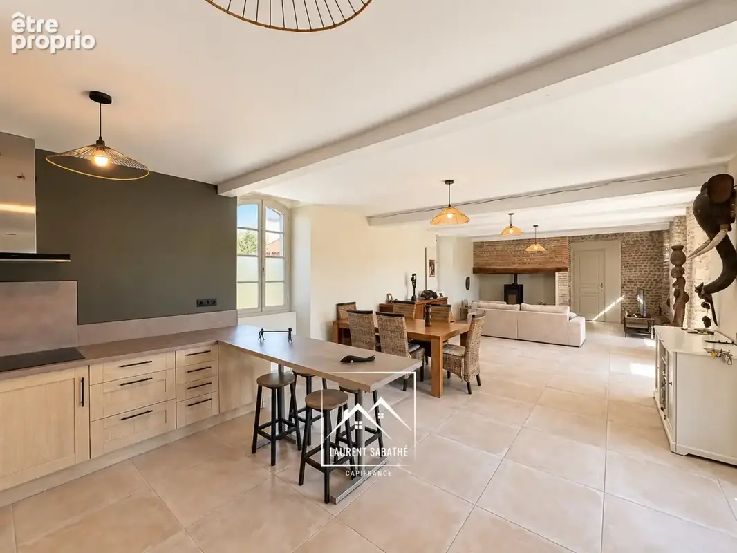 LARREULE (65) – À VENDRE – Maison ancienne rénovée de 192 m² – 4 chambres, dépendances et terrain piscinable de 2 180 m² - photo 4