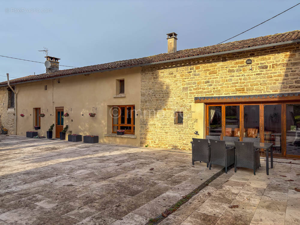 Maison à SAUZE-VAUSSAIS