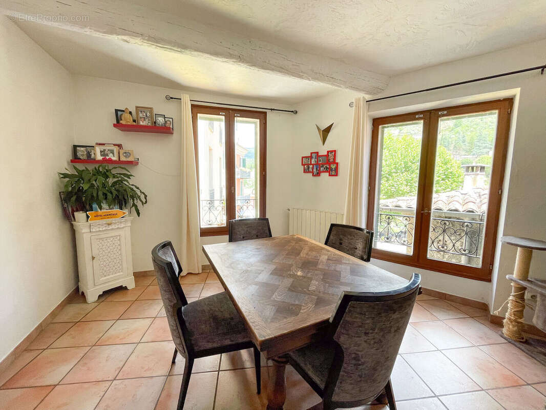 Appartement 79 m² à Sospel  - photo 2