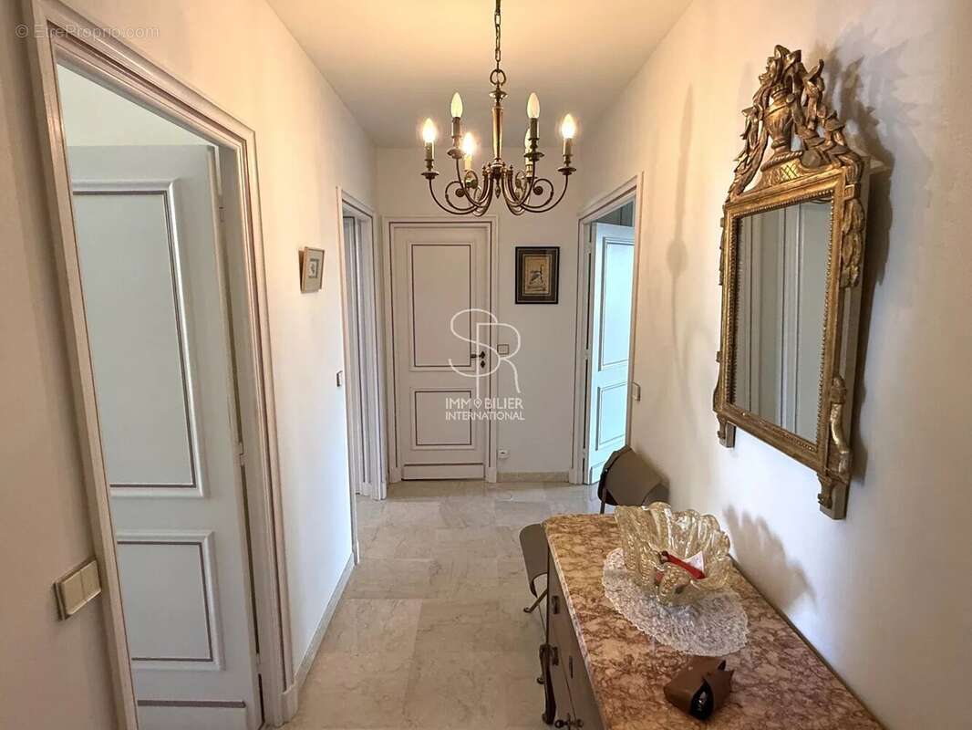 Villeneuve-Loubet · Hauts de Vaugrenier · 2p 65 m² · transformable 3 pièces - photo 9