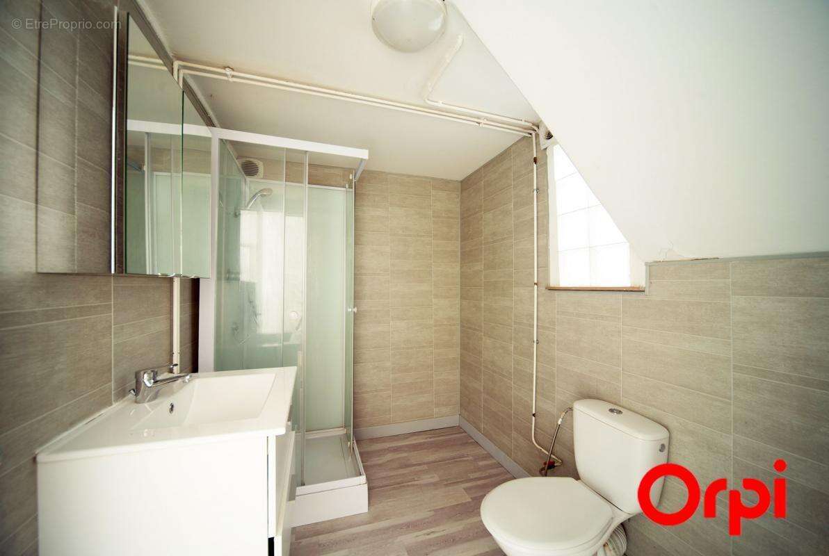 Maison à VARENNES-LES-MACON