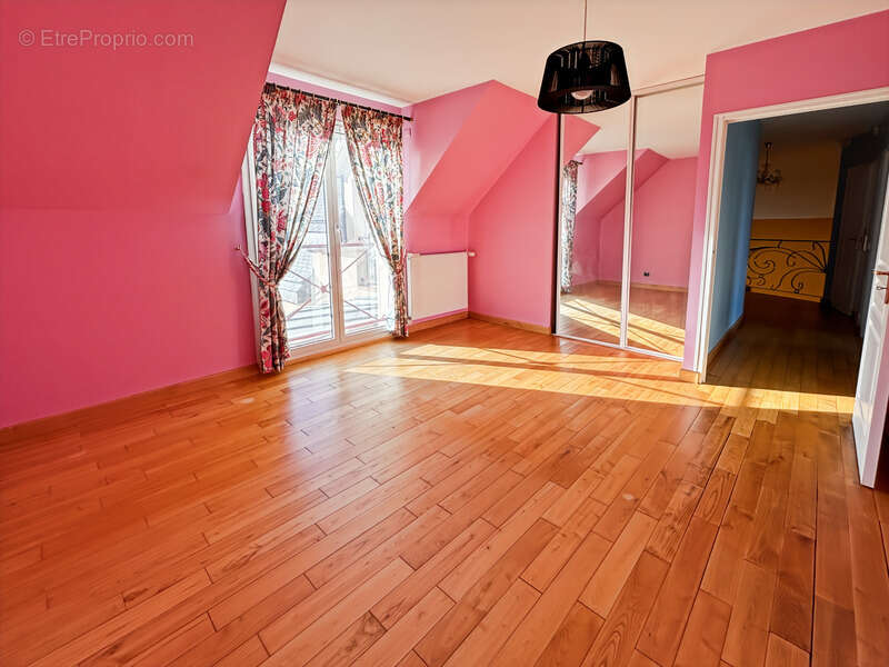 Maison à LE MESNIL-ESNARD