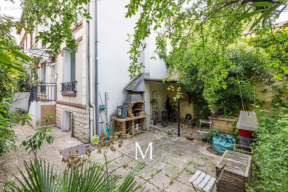 Maison à MONTROUGE