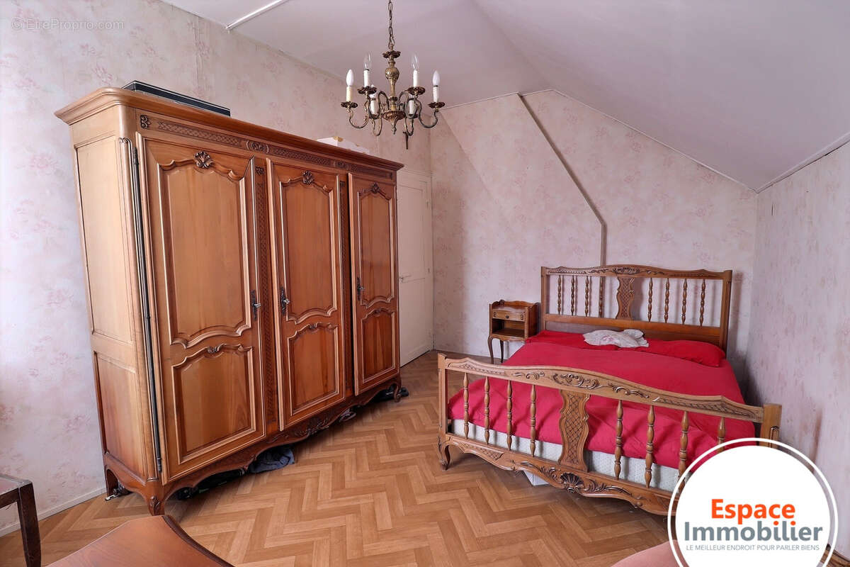 Élégante maison de cheminot avec grand jardin & dépendances   75 m2 Somain - photo 10