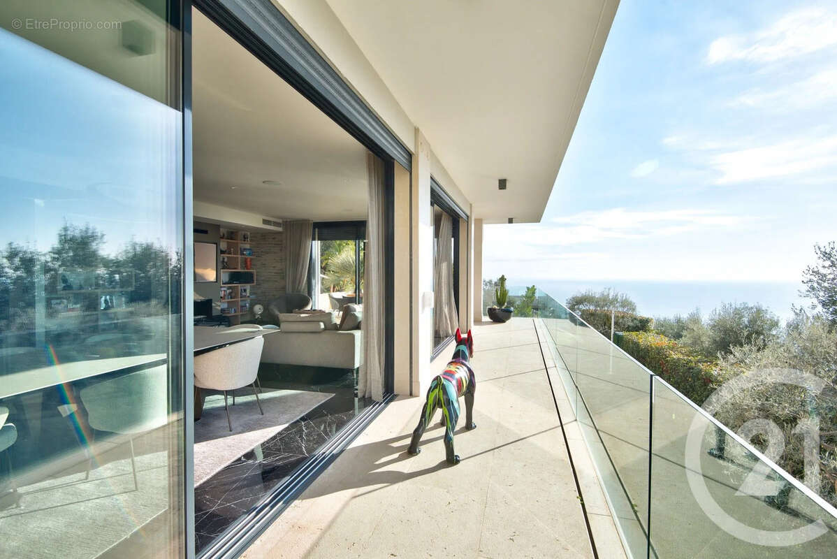 Maison à EZE