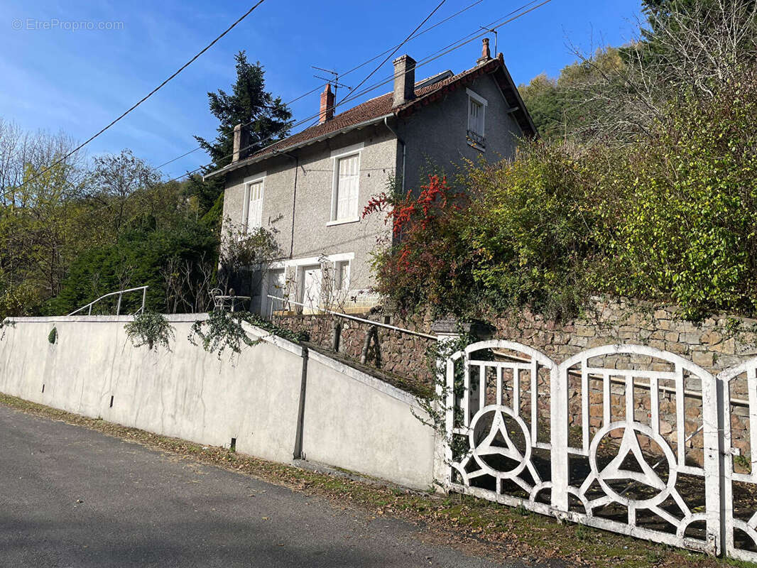 Maison à CAPDENAC
