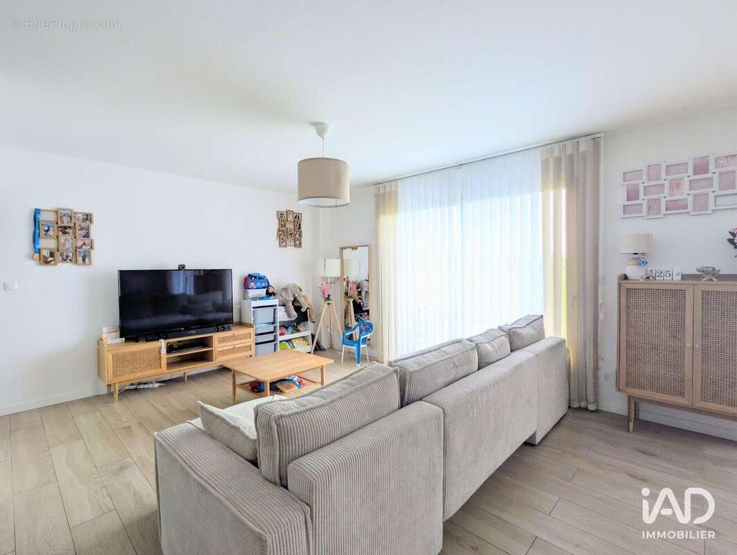 Photo 2 - Maison à LA NEUVILLE-GARNIER