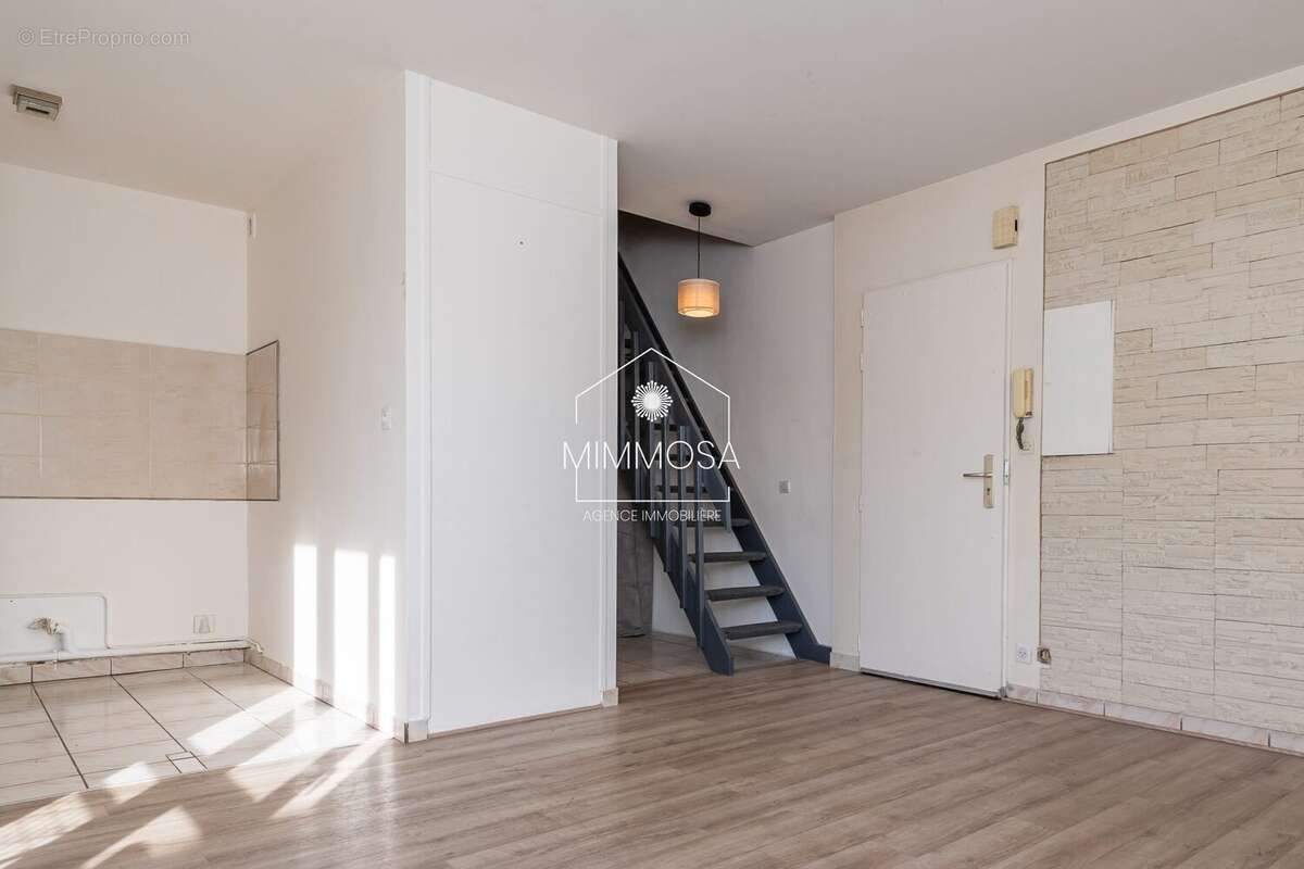 Appartement à LES PAVILLONS-SOUS-BOIS