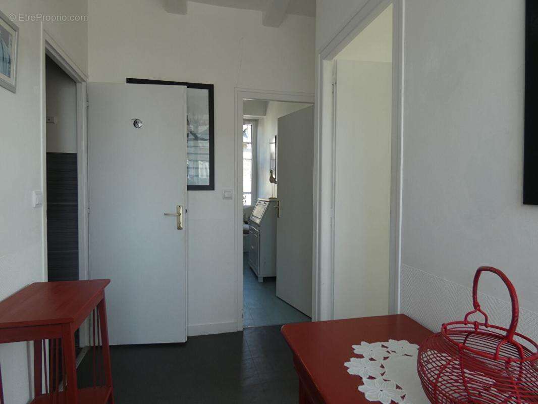 A CANCALE ! Maison en pierre en excellent état, 6 pièces, 5 chambres ! - photo 11