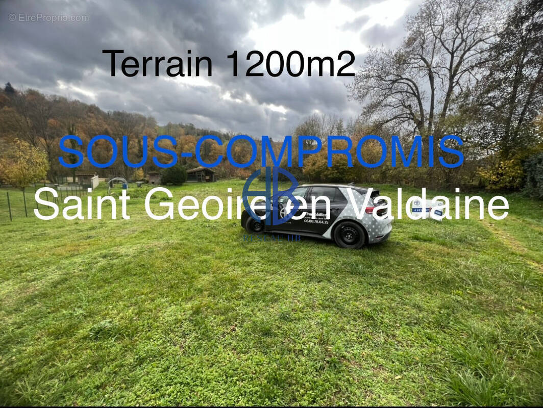 Terrain à SAINT-GEOIRE-EN-VALDAINE