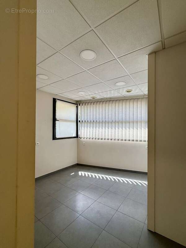 CABINET PROFESSIONNEL,  78 m2, Plain-pied, 3 places de stationnement, Pessac-Centre - photo 5