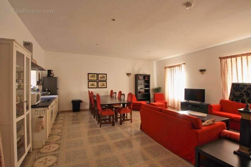 Maison à MONTAIGU-LE-BLIN