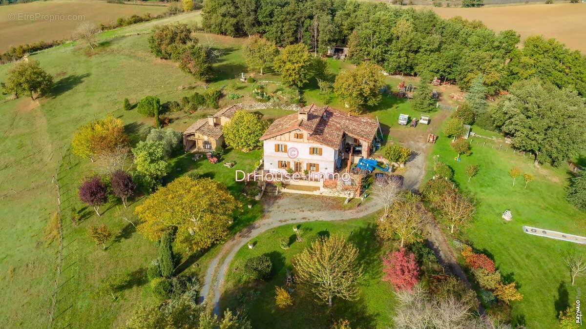 Maison 260 m² à Puybegon  - photo 4