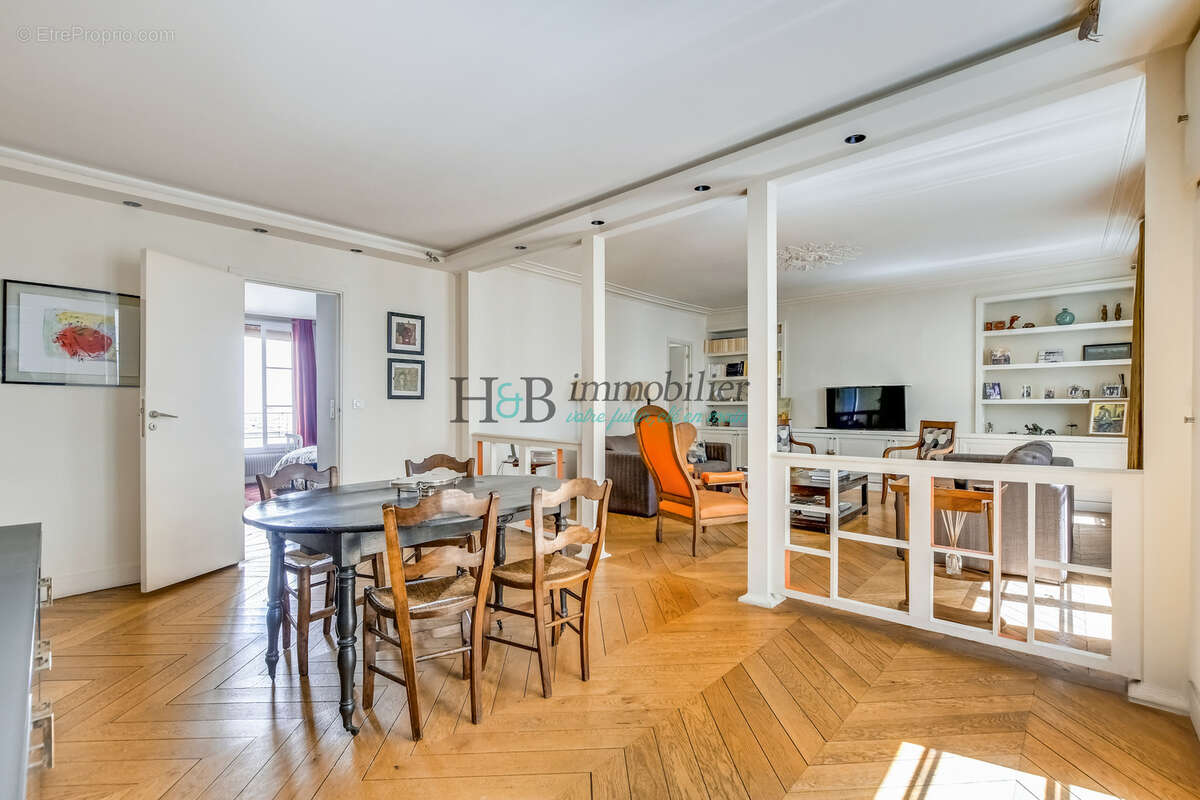 Appartement à PARIS-7E