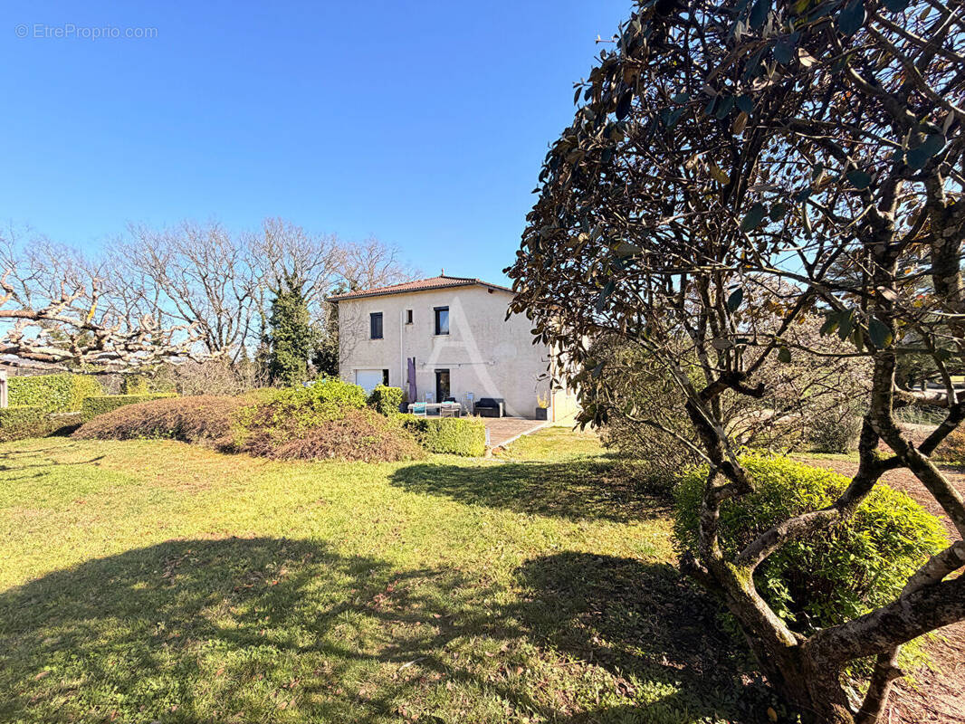 Maison à PARNAC