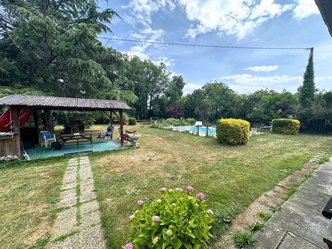 Maison à MONTPON-MENESTEROL