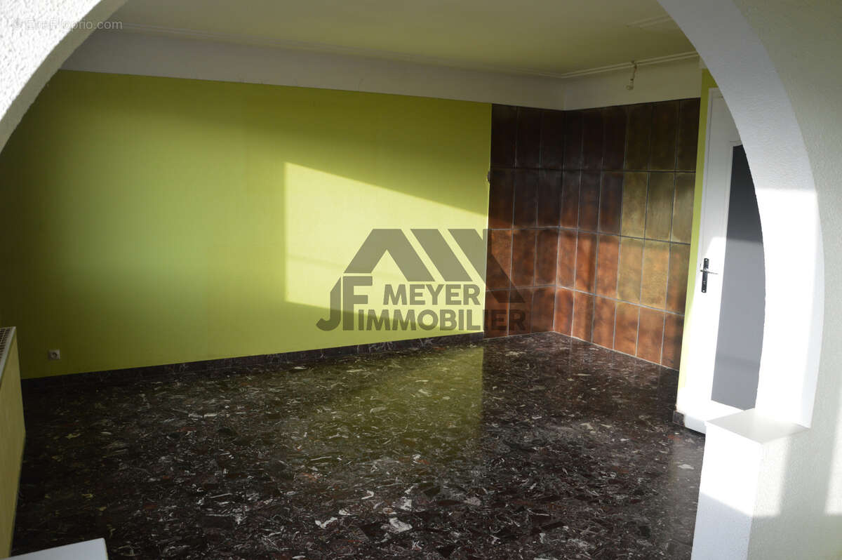 Appartement à POMPEY