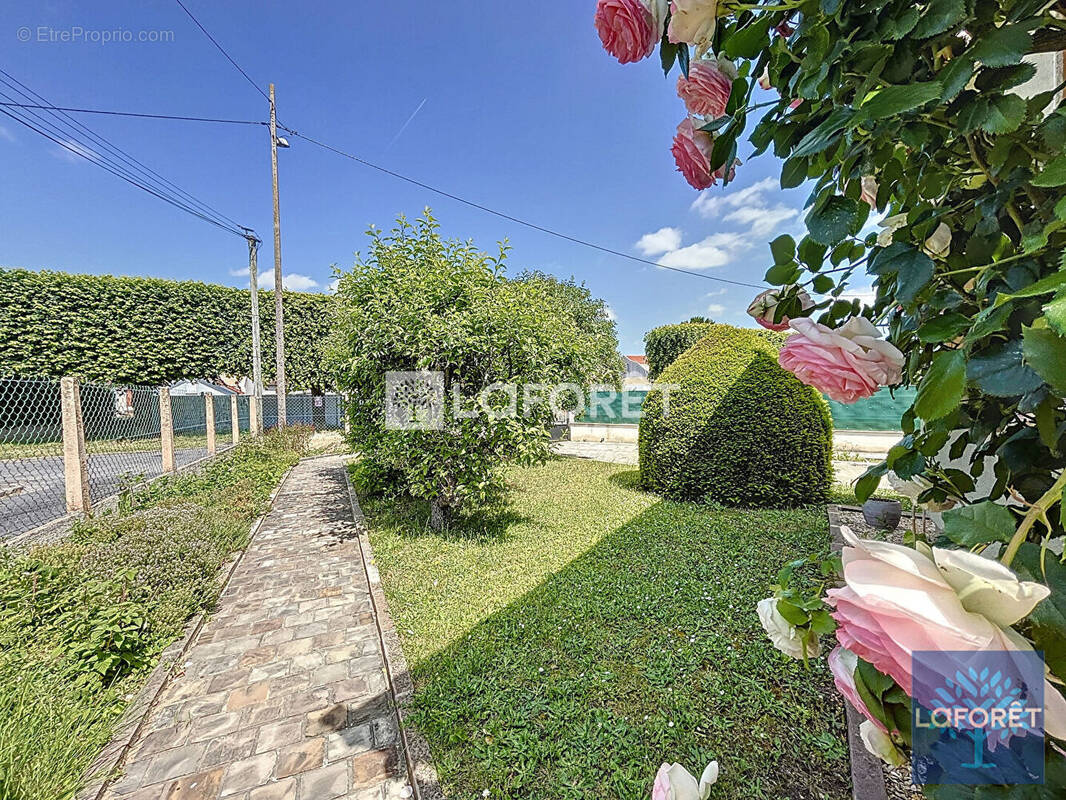 Maison à VIGNEUX-SUR-SEINE