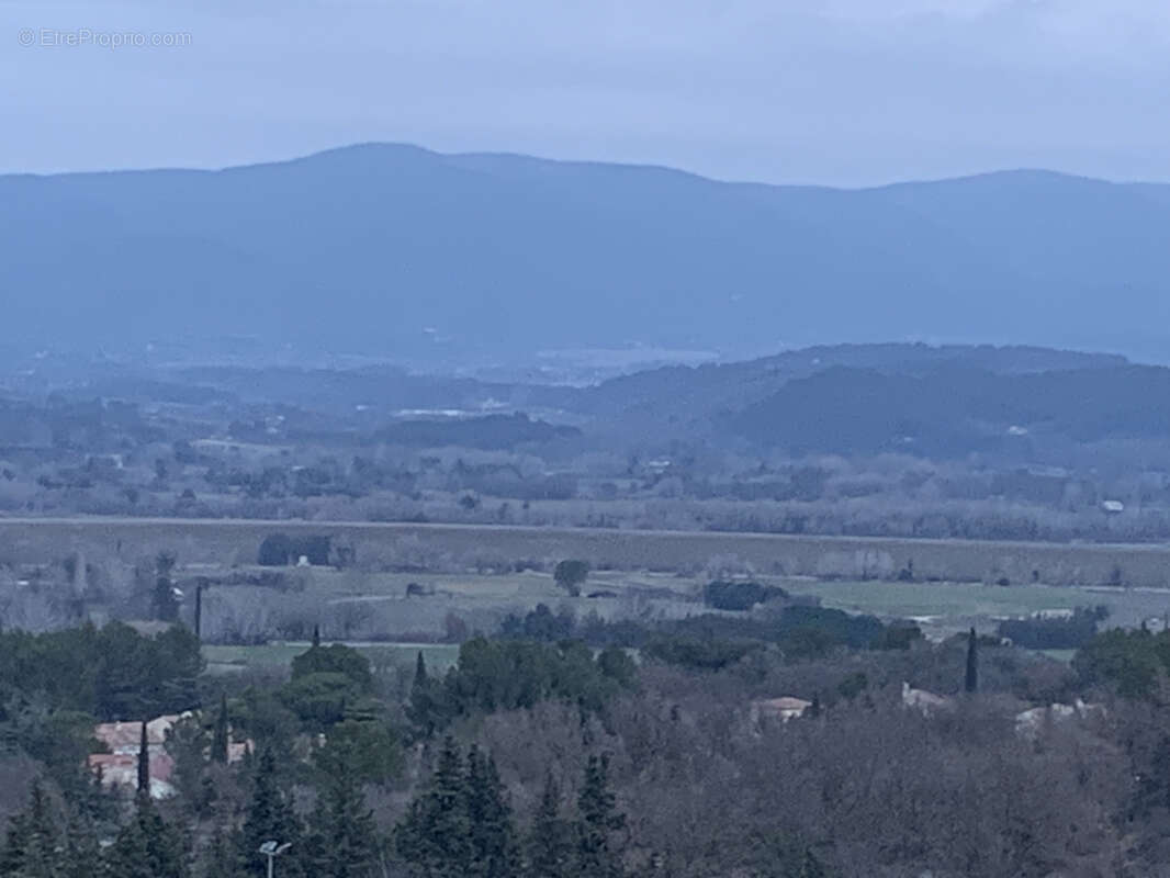 Terrain à LA ROQUE-D&#039;ANTHERON