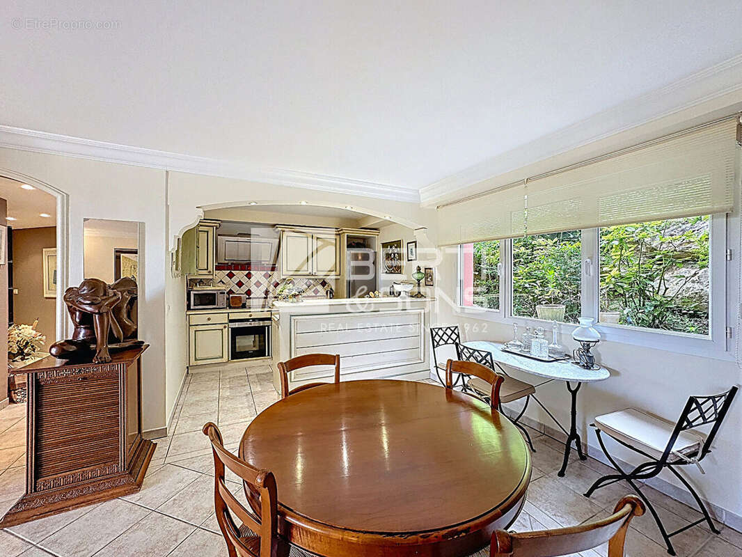 Appartement à MANDELIEU-LA-NAPOULE