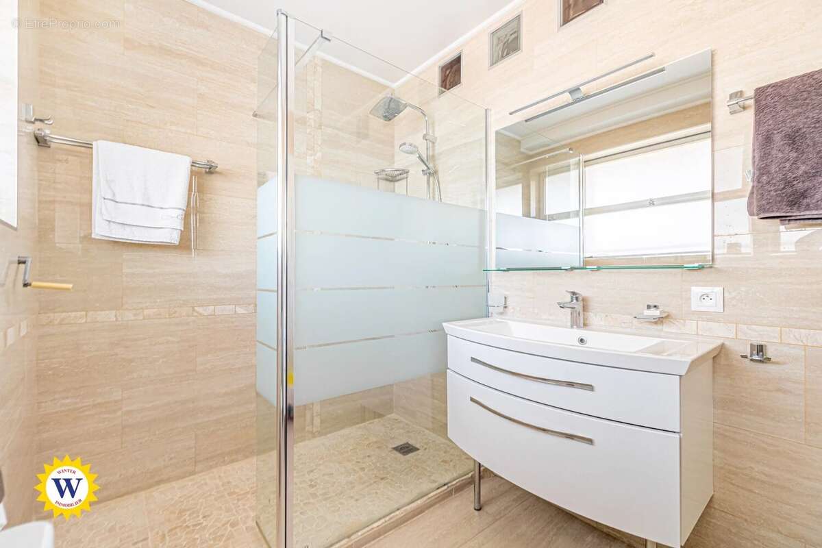 Appartement à VILLENEUVE-LOUBET