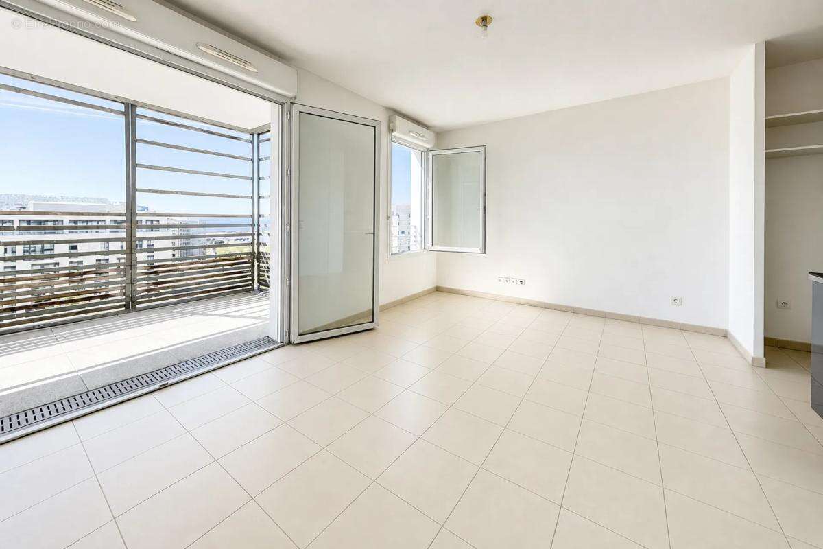 Appartement à MARSEILLE-2E