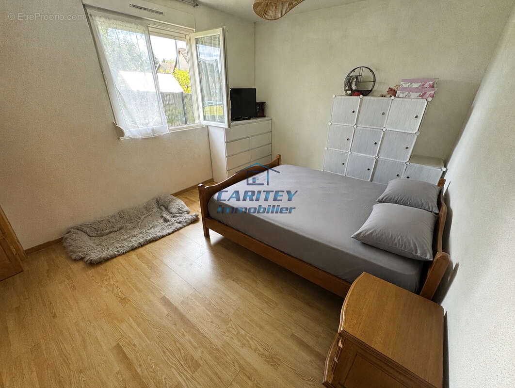 Maison mitoyenne, semi plain-pied de 130 m2 habitable avec 5 Chambres, sur 851m2 de Terrain à LURE - photo 6