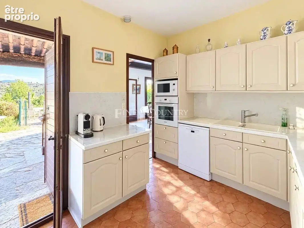 À Vendre Maison Familiale avec Vue Panoramique - Cagnes-sur-Mer - photo 6