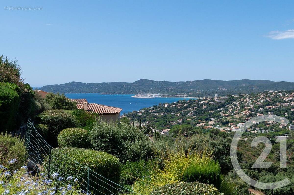 Appartement 49 m² à Le Lavandou  - photo 2