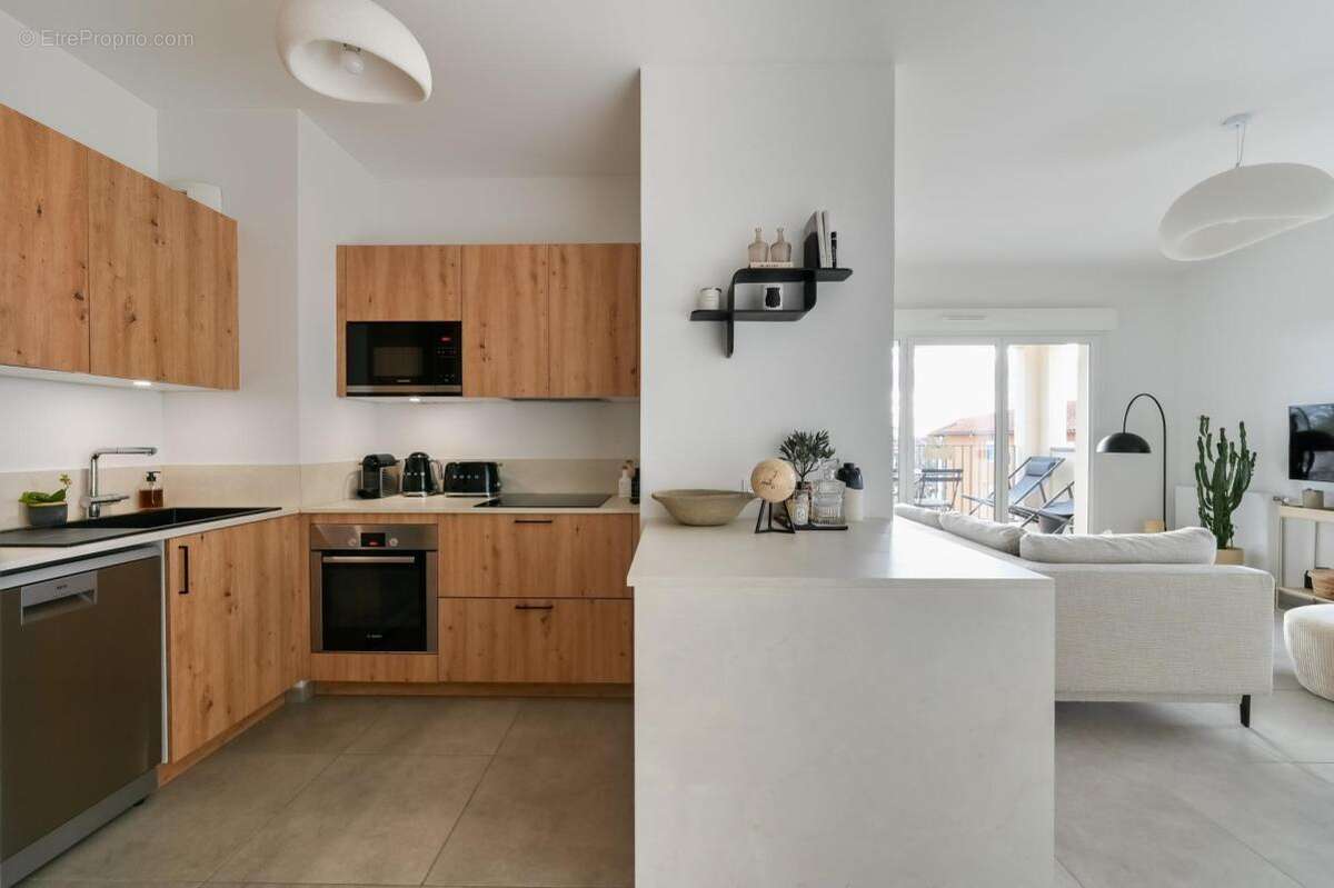 Appartement à SAINT-GENIS-LES-OLLIERES