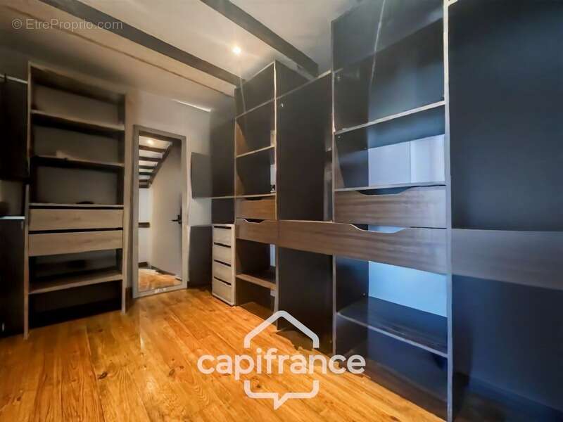 Domaine et Golf de Pont Royal, belle  propriété de 290 m2 établie sur un terrain de 2600 m2, cinq chambres, un bureau, piscine,  - photo 37