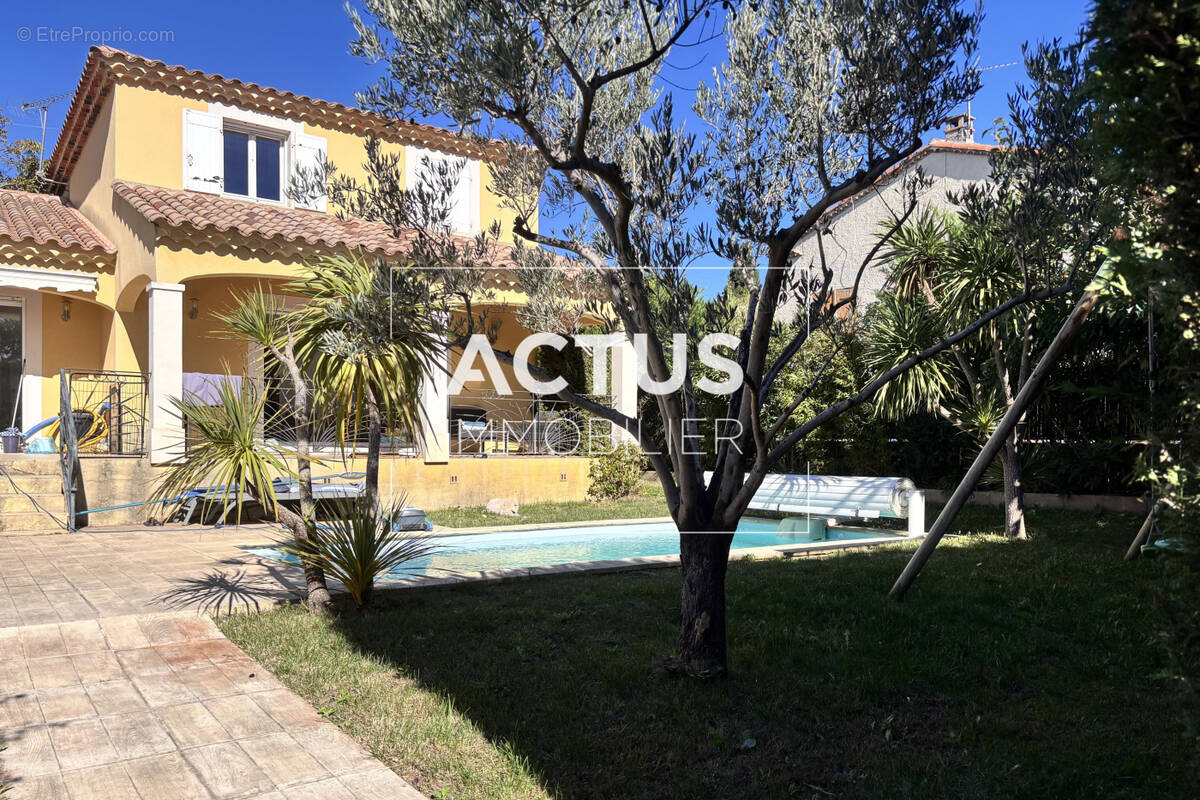 Maison à PELISSANNE