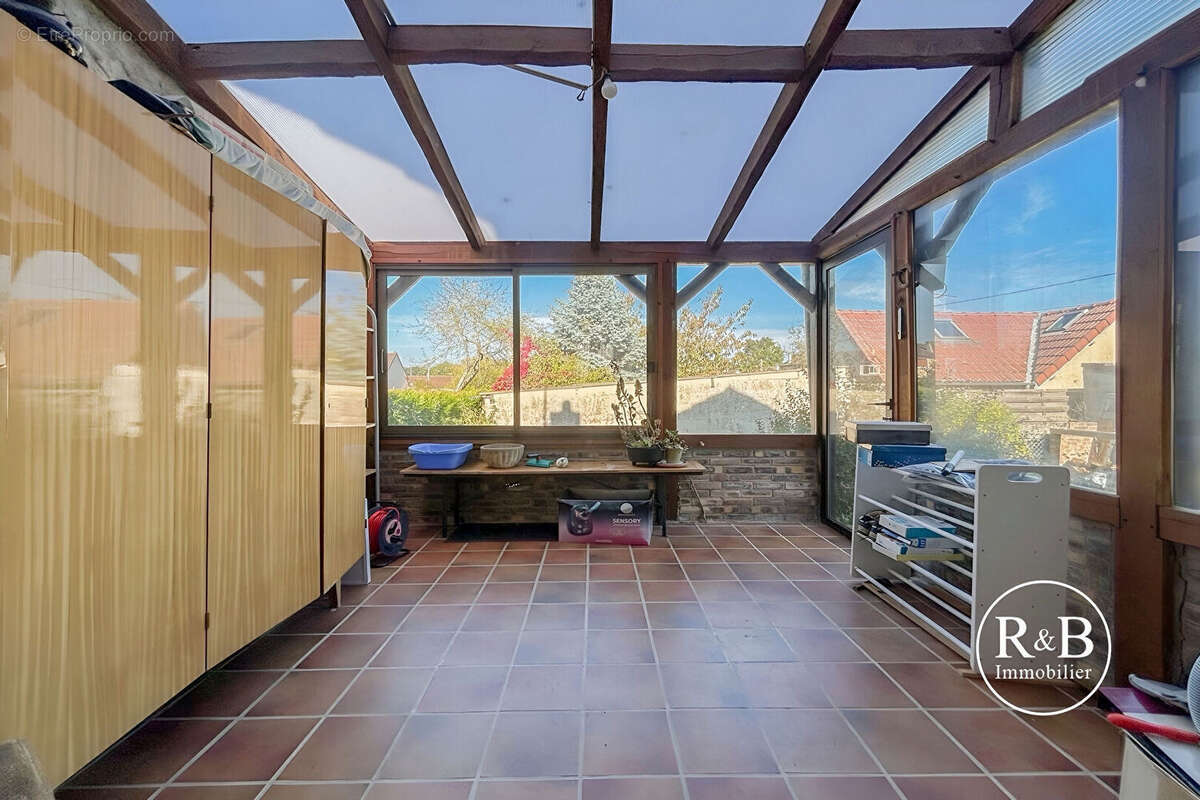 Maison à LES CLAYES-SOUS-BOIS