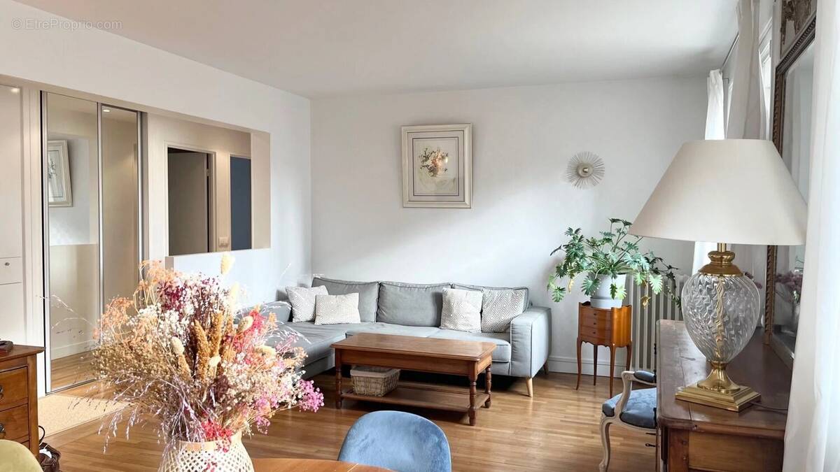 Appartement à LA GARENNE-COLOMBES