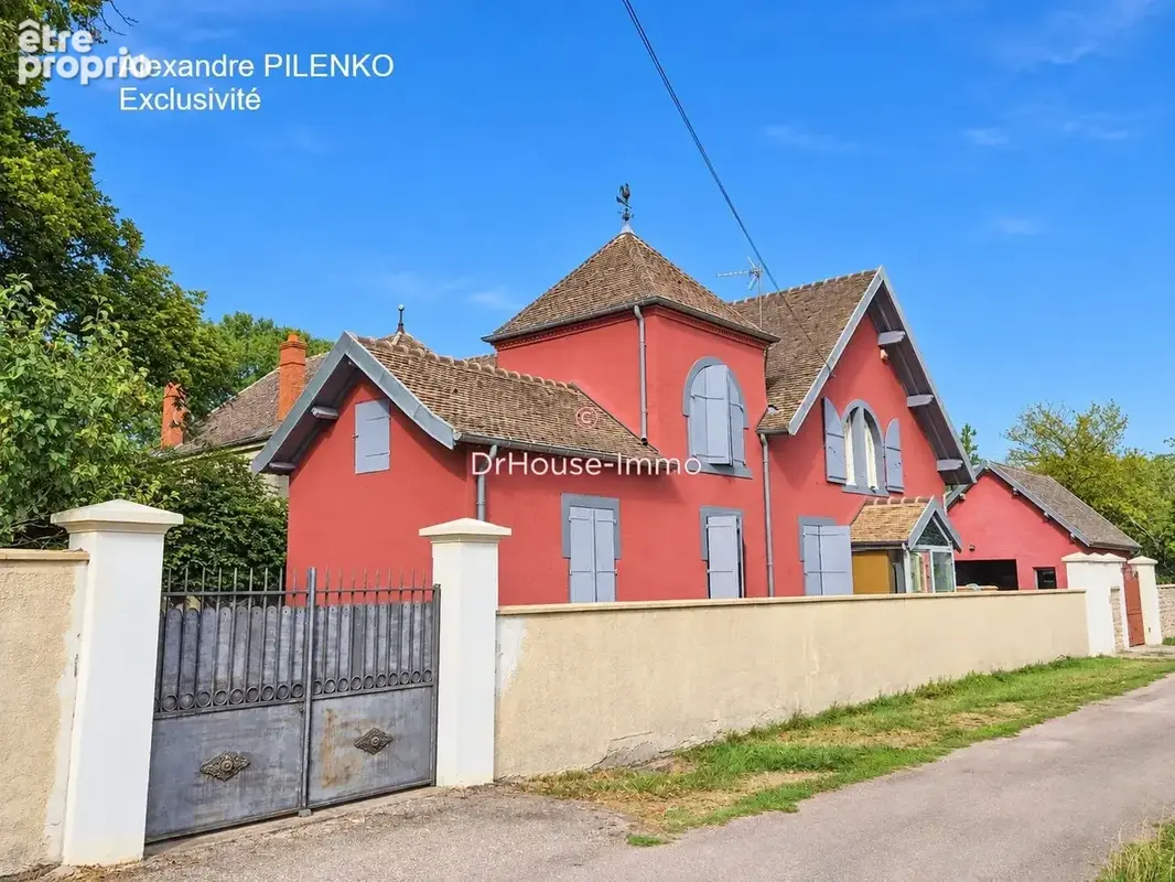Maison à VARENNES-LE-GRAND