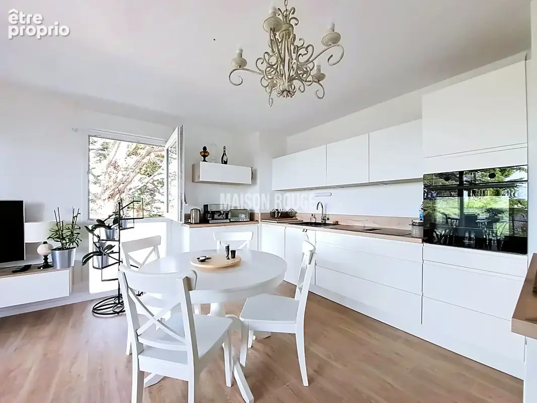 Proximité centre-ville AURAY - Appartement T3 - 71,60 m² - 1 cave - 2 stationnements - photo 2