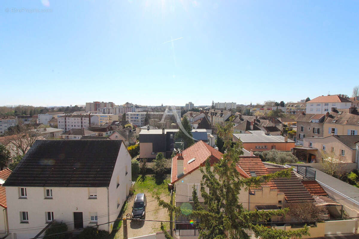 Appartement traversant Chalon Sur Saône T3 - Saint-Jean-des-Vignes - photo 15