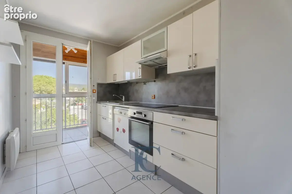 Appartement 70 m2 proche centre-ville et des écoles - photo 3