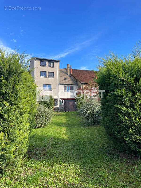 Maison à LONS-LE-SAUNIER