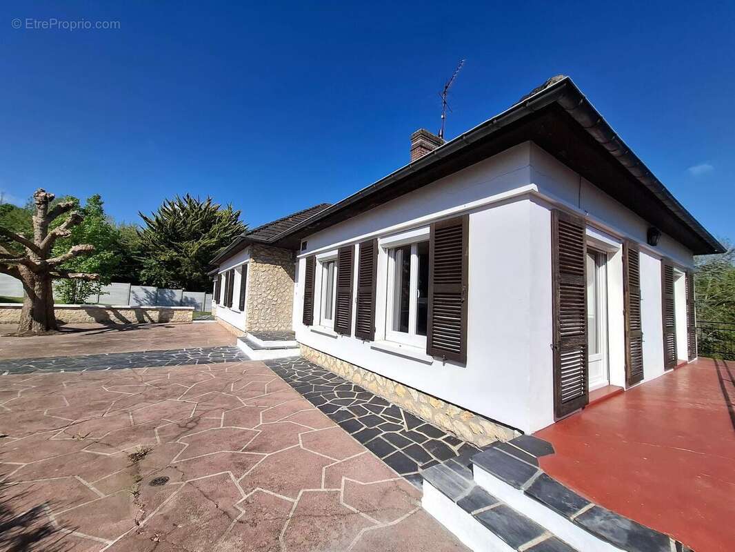 Maison 223 m² à Saint-Aubin-Sur-Gaillon  - photo 2