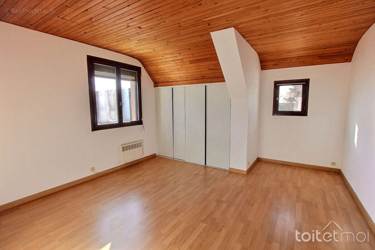 Maison à CERNAY-LA-VILLE