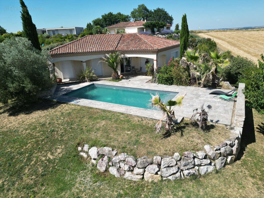 COUP DE COEUR ! VUE PYRENEES ! Plain pied  à 10 minutes au Nord d'Auch, magnifique villa avec piscine ! - photo 2