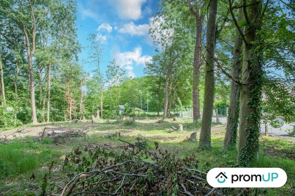 Terrain à NEUILLY-SAINT-FRONT